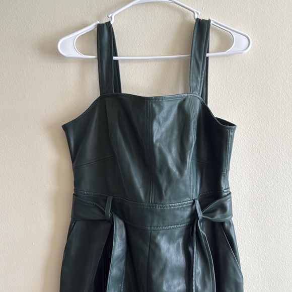 By Anthropologie Samira Dark Green Faux Vegan Leather Jumpsuit - Picture 4 of 11